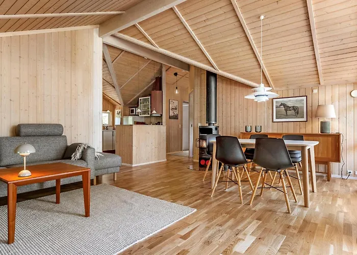 3 Bedroom Stunning In Ferienhaus Slangerup