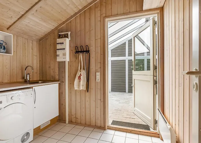3 Bedroom Stunning In *